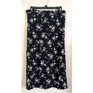 Capacity, black midi skirt w/ floral/flower rose design, Size L
